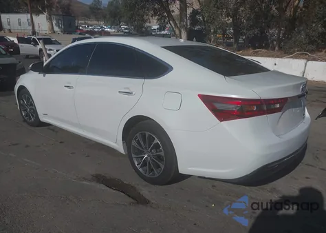 2016 Toyota Avalon Hybrid z USA, uszkodzony, nr VIN 4T1BD1EB3GU051956